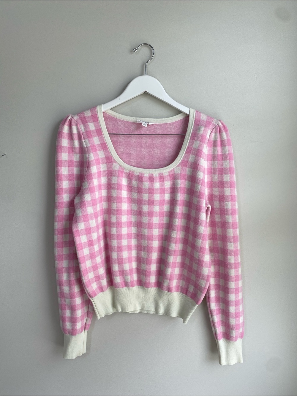 Summer Gingham Scoop-Neck Sweater in Pink and Cream